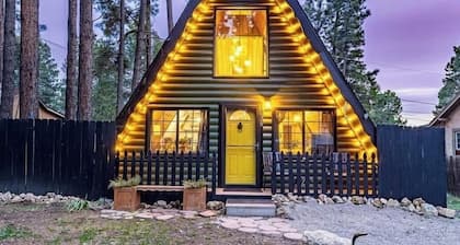 Cozy A-Frame in Pines Quiet Scenic Dog Friendly