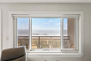 Unclassified image, 3 of 21, button