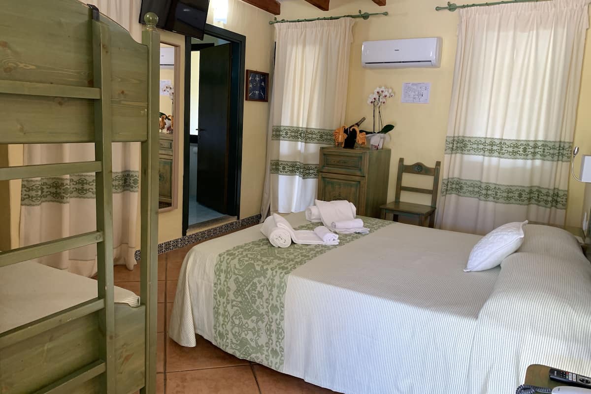Classic Quadruple Room | Premium bedding, free WiFi