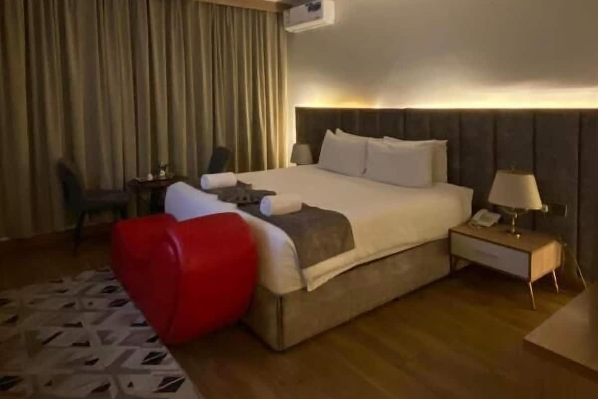 1 bedroom, minibar, free WiFi, bed sheets