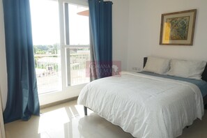 Luxury Apartment | 1 bedroom, premium bedding, Tempur-Pedic beds, free WiFi - The Ivy (Accra)
