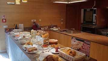 Az árban foglalt svédasztalos reggeli mindennap