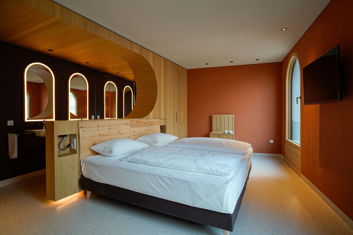 Comfort Double or Twin Room | Down duvets, in-room safe, laptop workspace, blackout curtains