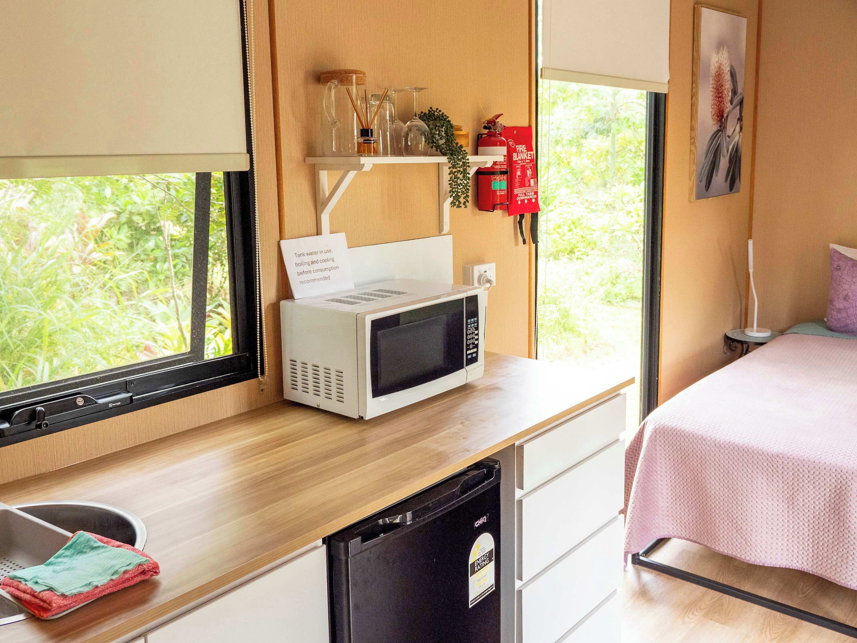 1 bedroom, bed sheets