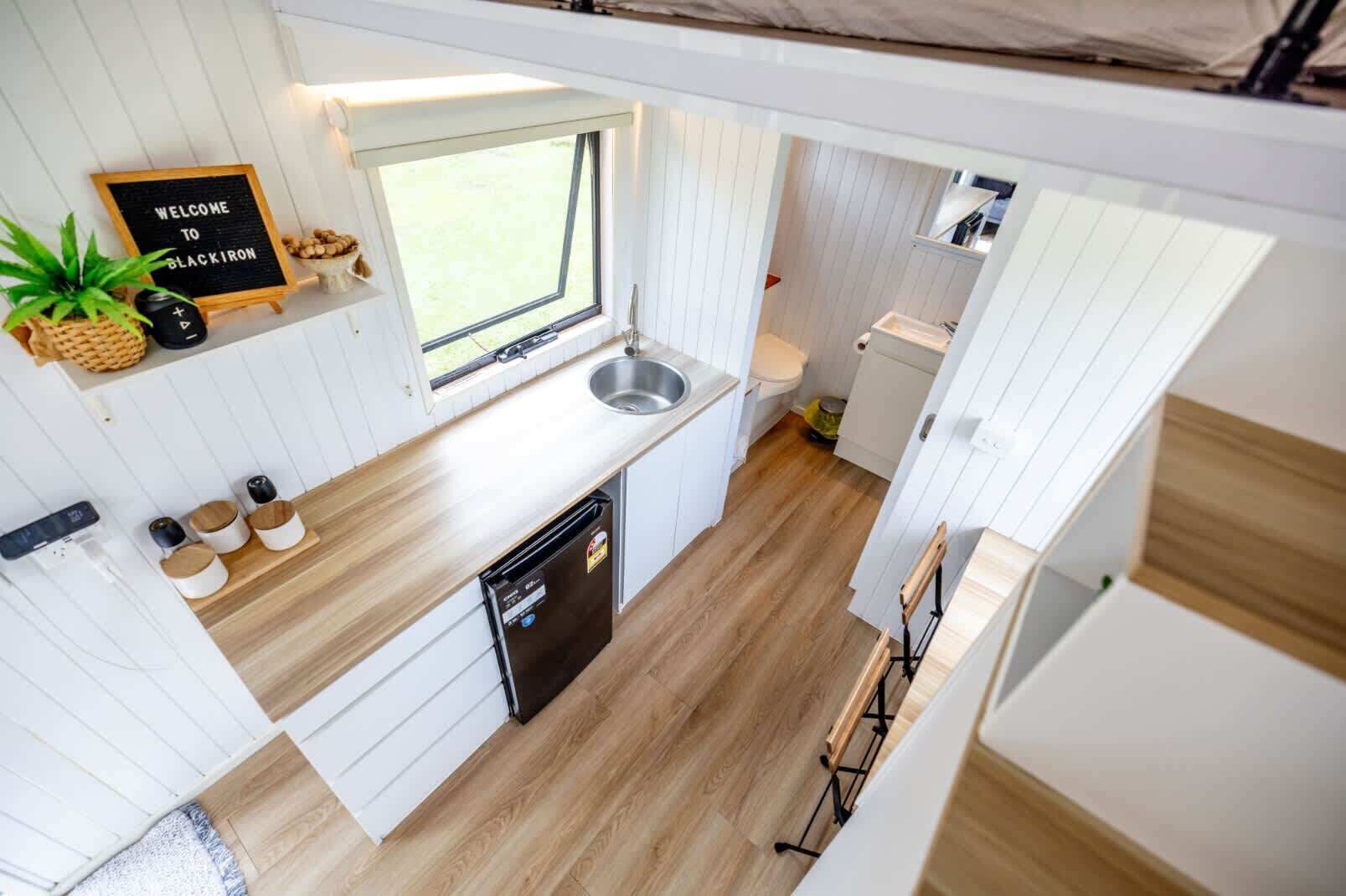 Refrigerador, microondas, parrilla de estufa y tostadora 