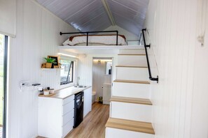 Interior - Echidna by Tiny Away (Andromache)