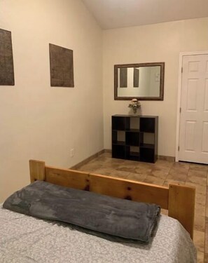 2 bedrooms, iron/ironing board, WiFi, bed sheets