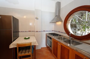 Fridge, microwave, oven, stovetop - FELICITY - exclusive swimming pool and sea access (Maiori)