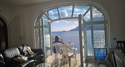 FELICITY - exclusive swimming pool and sea access