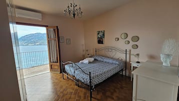 3 bedrooms, travel crib, free WiFi, bed sheets
