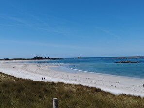 Plage à proximité, chaises longues