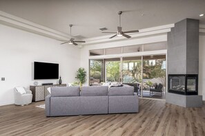 Smart TV, fireplace - Upscale North Scottsdale Getaway with Heated Pool, Spa, Golf & Hiking (Scottsdale)