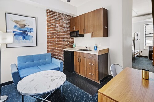 Come Visit Boston and Stay In Our Homey Studio