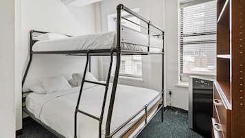 1 bedroom, desk, iron/ironing board, WiFi
