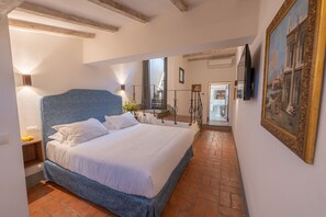 Panorama kamer | Een minibar, individueel gedecoreerd, individueel gemeubileerd