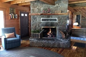 Interior - Greer Pershing Cabin in the Meadow (Greer)