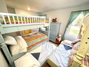 6 bedrooms, in-room safe, iron/ironing board, free WiFi - Hancock Village Inn Near Jiminy Peak (Hancock)