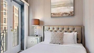 1 bedroom, desk, iron/ironing board, WiFi