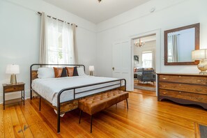 3 chambres, fer et planche à repasser, Wi-Fi gratuit, draps fournis