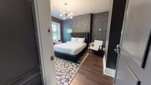 1 bedroom, desk, iron/ironing board, WiFi
