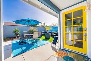 Outdoor dining - New Bright and Cheery Casita! (Encinitas)