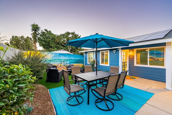 Outdoor dining - New Bright and Cheery Casita! (Encinitas)