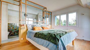 5 habitaciones, tabla de planchar con plancha y wifi gratis