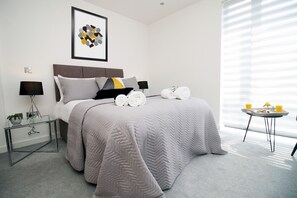 2 chambres, fer et planche à repasser, Wi-Fi gratuit, draps fournis
