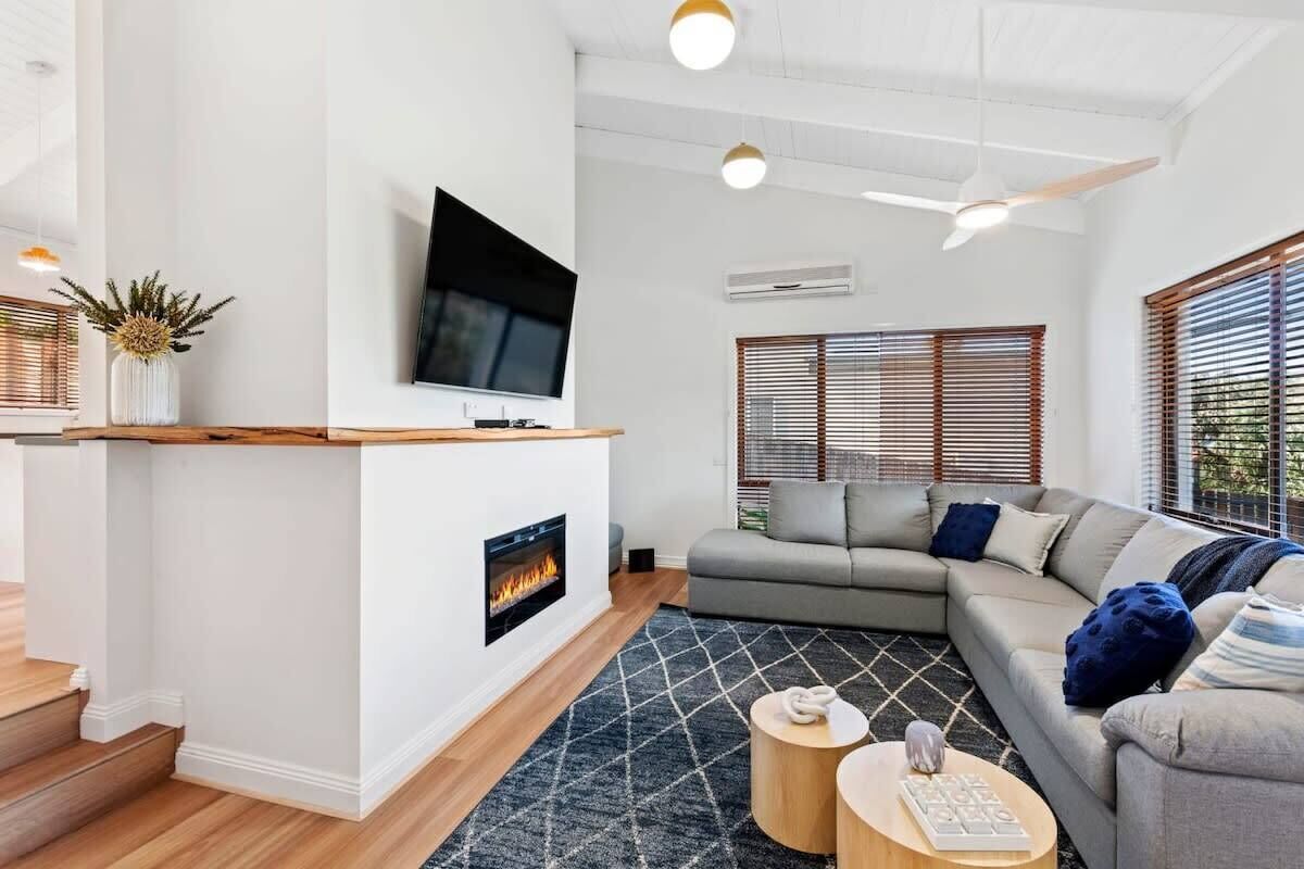 TV, fireplace, DVD player, offices