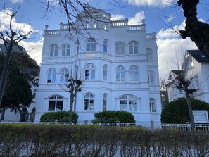 Exterior - Apartment 12 sea view - 5 stars*****, own beach chair (Binz)