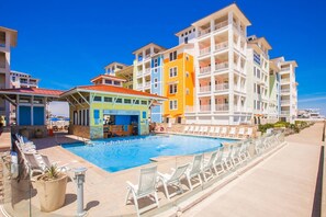 Outdoor pool - Bayside condo right on the beach, beautiful views, onsite pools (VIRGINIA BEACH)