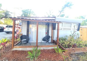 Exterior - Tiny remodel mobile home close to Orlando and Sanford Airport.  (Casselberry)