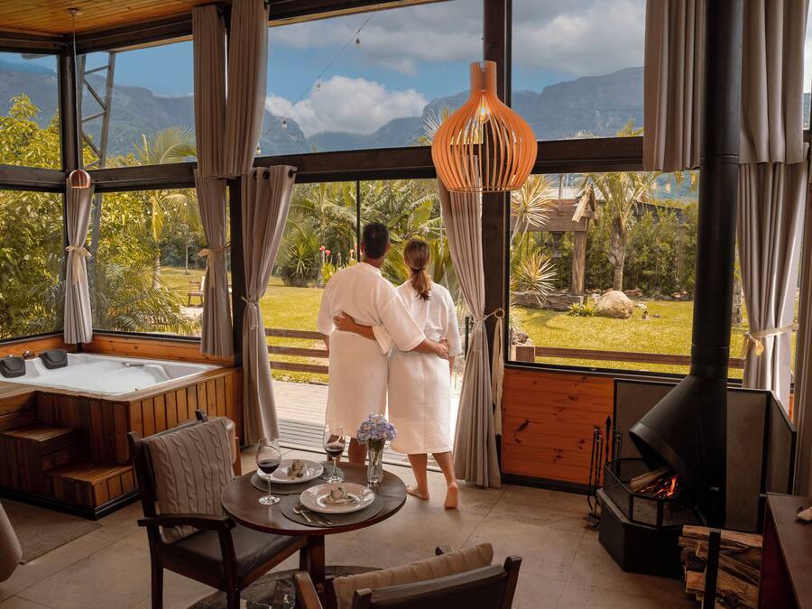 Alpehytte – honeymoon, massasjebadekar, fjellutsikt | 1 soverom, sengetøy av topp kvalitet, minibar og blendingsgardiner