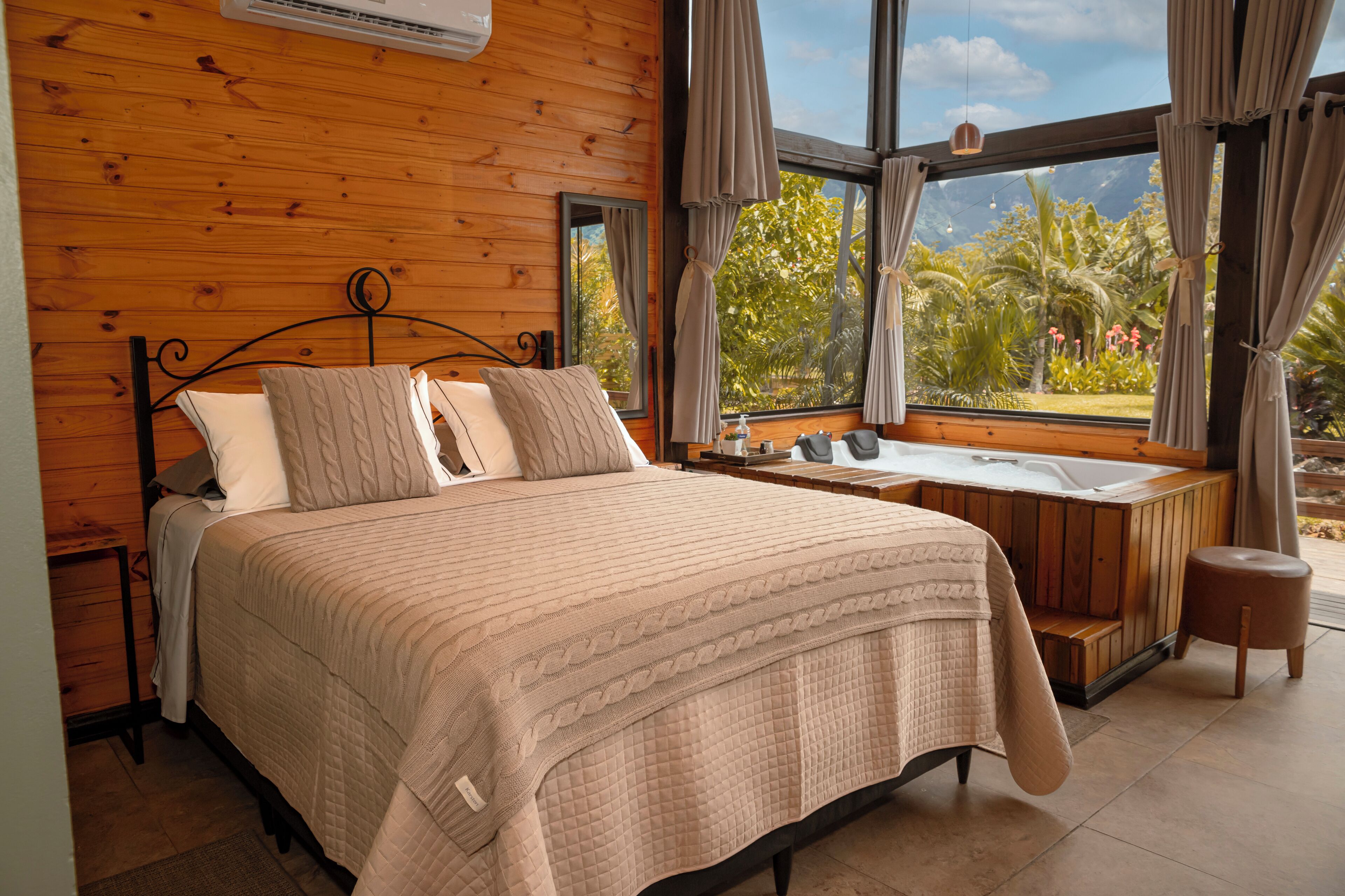 Honeymoon Chalet, Jetted Tub, Mountain View | 1 bedroom, premium bedding, minibar, blackout drapes