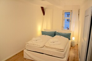 1 Schlafzimmer, Reisekinderbett, kostenloses WLAN, Bettwäsche