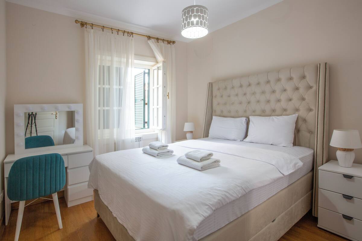 Comfort Apartment, 4 Bedrooms, Partial Sea View | Premium bedding, in-room safe, soundproofing, iron/ironing board