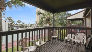 Property grounds - Clean & Comfortable 2 Bedroom Condo w/ 1.5 Bath only steps from beach.
(Panama City)