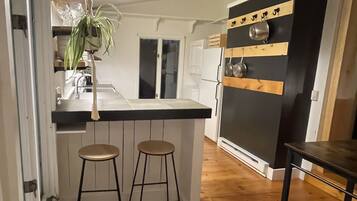 Frigorífic, microones, forn i placa de cuina