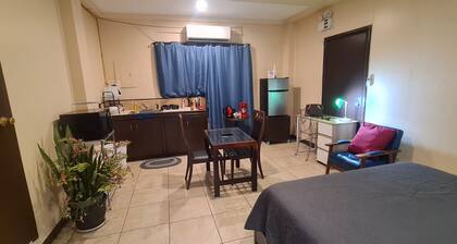 Studio w/FREE WiFi, Kitchenette & Private Bath
