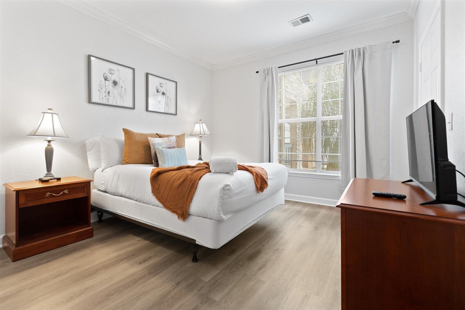 3 Schlafzimmer, Schreibtisch, Bügeleisen/Bügelbrett, kostenloses WLAN