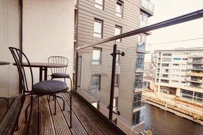 Superior-Apartment, eigenes Bad, Kanalblick | Blick vom Balkon