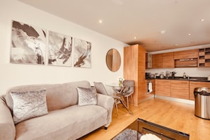Appartement Supérieur, salle de bains privée, vue canal | Bar lounge