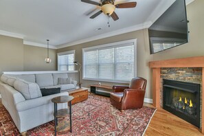 Unclassified image, 3 of 25, button