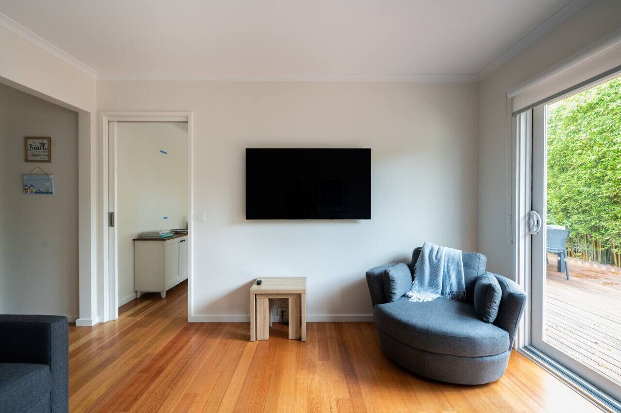 Smart TV, fireplace, video games