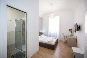 Deluxe Double or Twin Room | Minibar, individually furnished, desk, laptop workspace - El Dorado Prati (Rome)