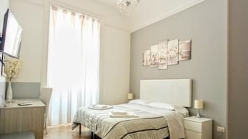 Deluxe-Doppel- oder -Zweibettzimmer | Minibar, individuell eingerichtet, Schreibtisch, Bügeleisen/Bügelbrett