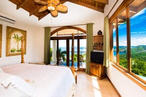 4 bedrooms, iron/ironing board, free WiFi, bed sheets - Villa Verde • 4 BR Villa • Hot Tub, Private Pool & Ocean Views • 12 Guests (Playa Hermosa)