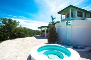 Outdoor spa tub - Villa Verde • 4 BR Villa • Hot Tub, Private Pool & Ocean Views • 12 Guests (Playa Hermosa)