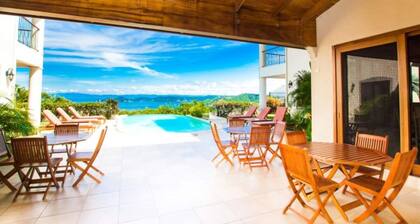 Villa Verde • 4 BR Villa • Hot Tub, Private Pool & Ocean Views • 12 Guests