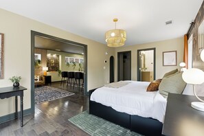 1 bedroom, in-room safe, desk, iron/ironing board - Private Detached Apartment - Safe Area - Near ATL - Great For Families (Atlanta)